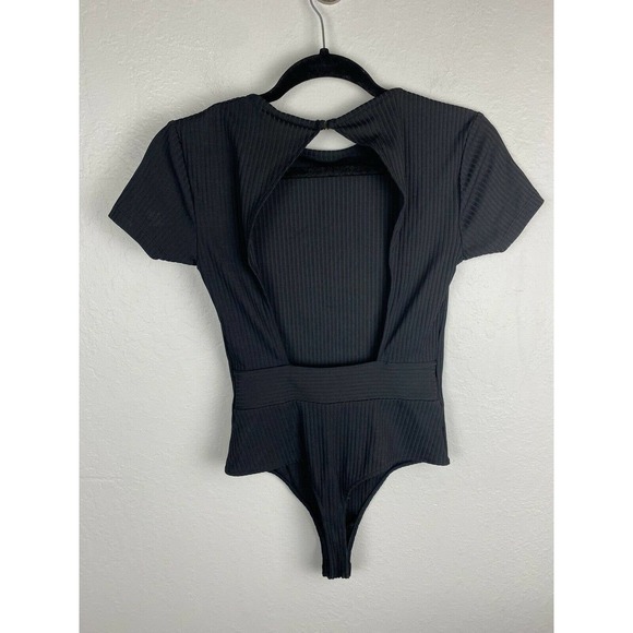 Victoria’s Secret Sport Black Ribbed Bodysuit Open Back Size Small - Picture 2 of 3